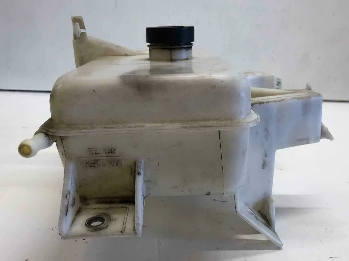 2002 - 2009 GMC ENVOY Engine Coolant Recovery Overflow Bottle Tank 15762761 OEM