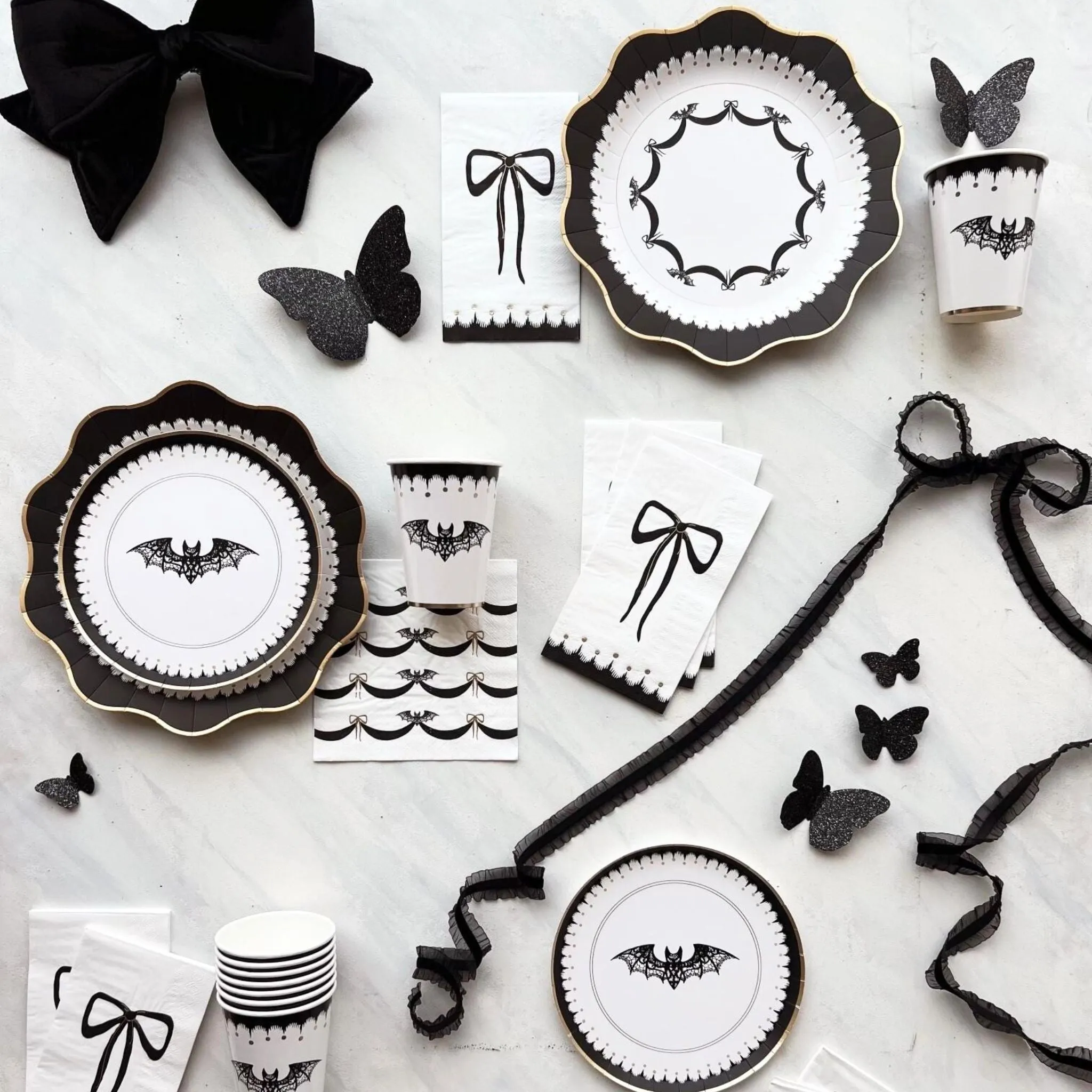 Elegant Black & White Bows & Bats Paper Party Napkins | Halloween | Set 20