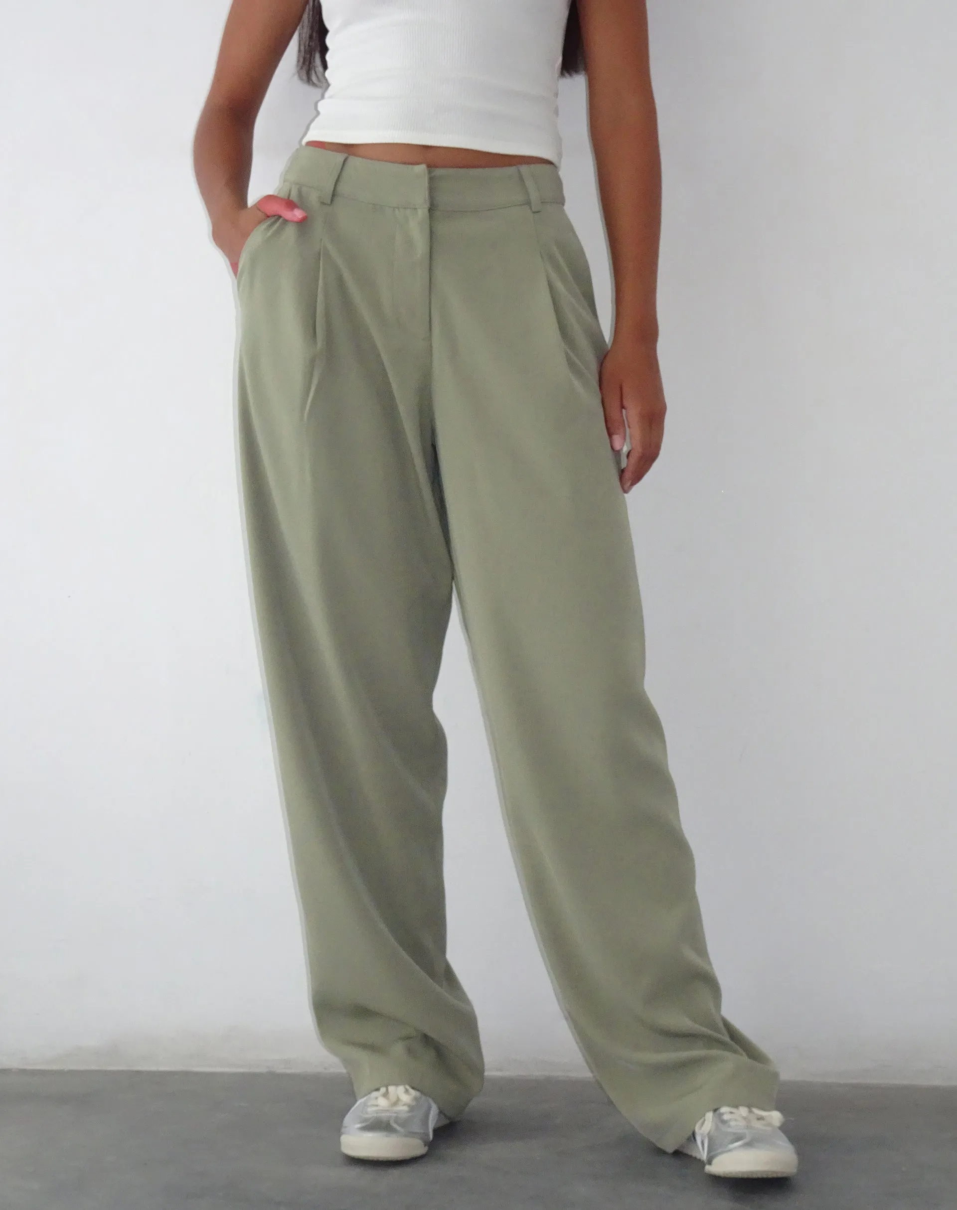 Sakaria Wide Leg Trouser in Tailoring Stone Sage