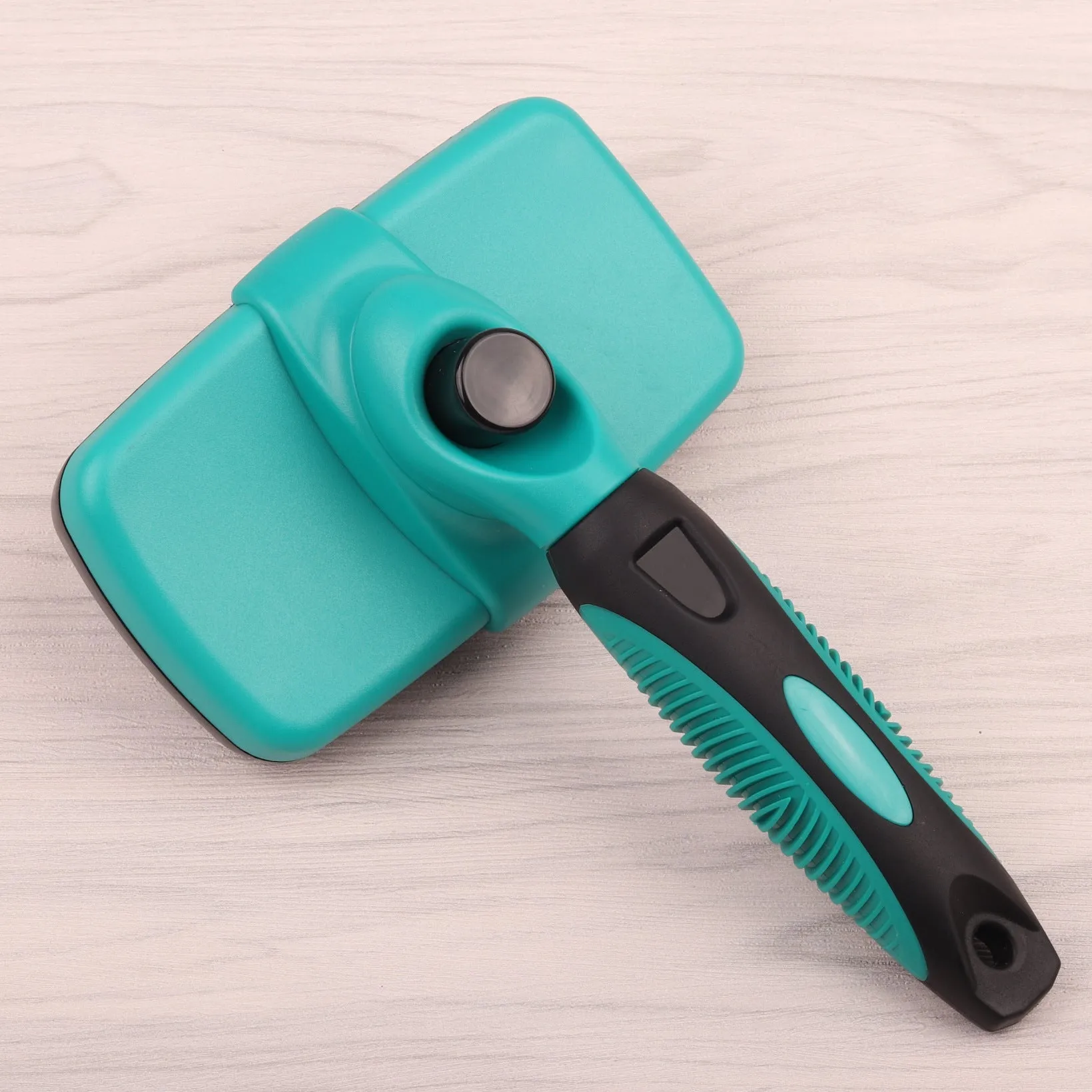 Self-Cleaning Cat & Dog Grooming Brush