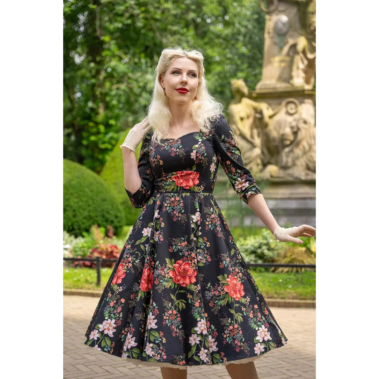 Winter Red Black Floral Print 3/4 Sleeve Sweetheart Neckline 50s Swing Dress With Pockets